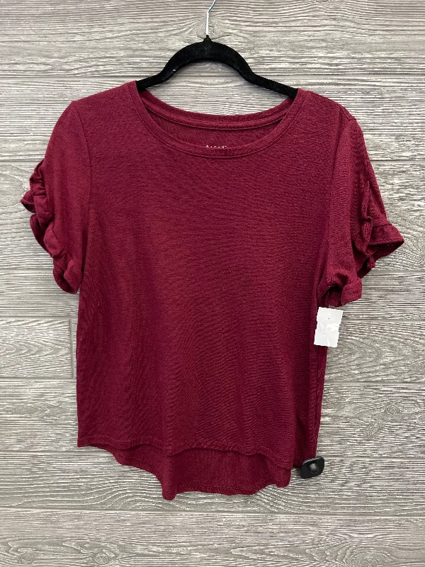 women's tops for those who want to add a personal touch to their wardrobe with unique and one-of-a-kind piecesTop Short Sleeve By A New Day In Red, Size: M