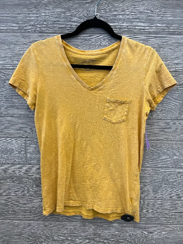 women's tops for those who want to stay updated with the latest fashion trendsTop Short Sleeve By Universal Thread In Yellow, Size: Xs