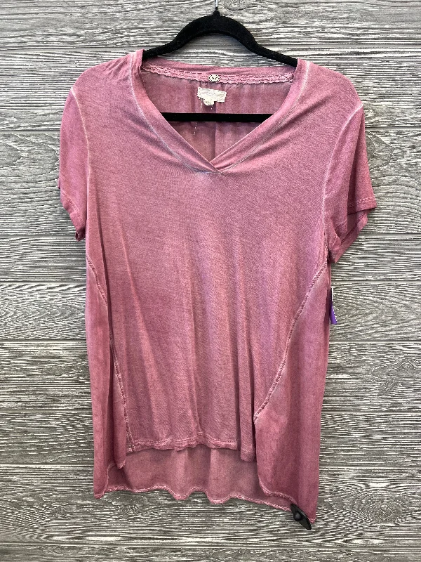 women's tops for those who want to wear versatile pieces that can be dressed up or downTop Short Sleeve By Cupio In Pink, Size: S