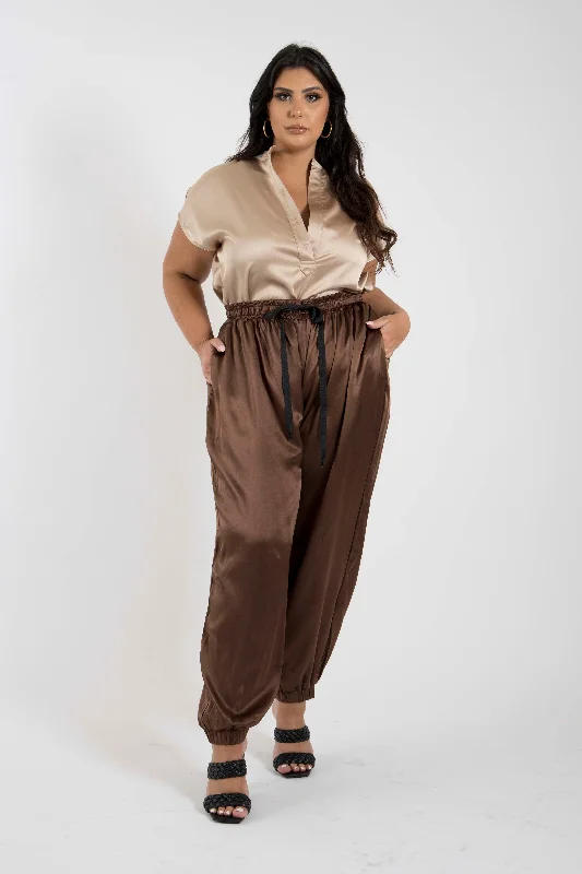 women's cashmere pantsThe Wardrobe Hero - Italian Silk Jogger Pant in Espresso